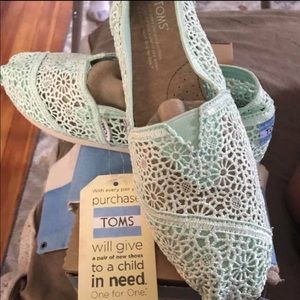 TOMS Mint Crochet Slip On - NIB